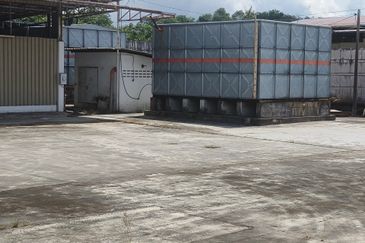 Pekan Nenas factory warehouse 