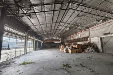 Pekan Nenas factory warehouse 