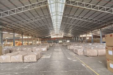 Pekan Nenas factory warehouse 
