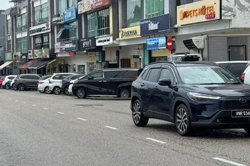 Jalan Austin Heights