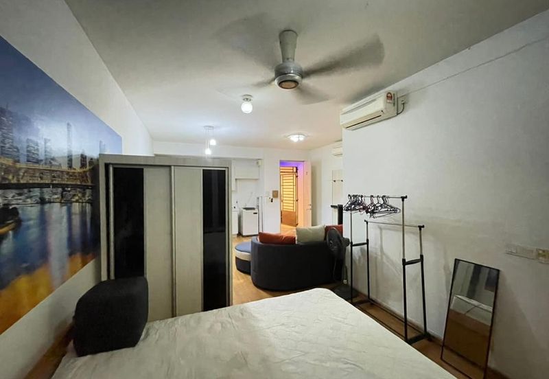 Dedaun Hijau (Greenfield Regency)