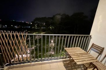 Dedaun Hijau (Greenfield Regency)