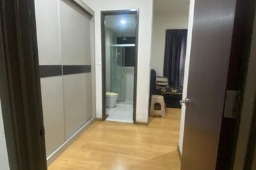 Baypoint @ Country Garden Danga Bay