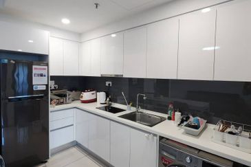 Almas @ Puteri Harbour