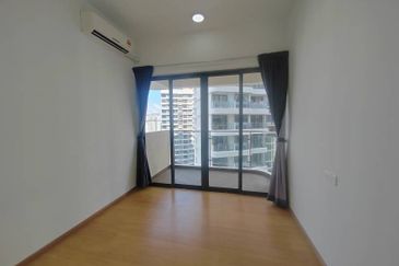 Baypoint @ Country Garden Danga Bay