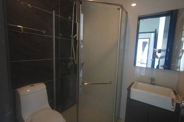 Baypoint @ Country Garden Danga Bay