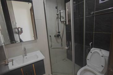 Baypoint @ Country Garden Danga Bay