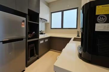 Baypoint @ Country Garden Danga Bay