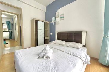 Baypoint @ Country Garden Danga Bay