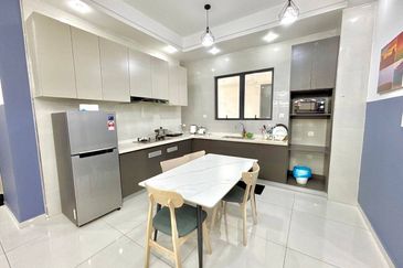 Baypoint @ Country Garden Danga Bay