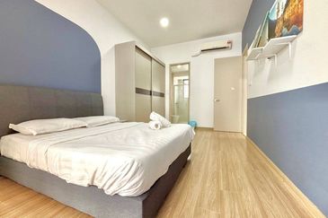 Baypoint @ Country Garden Danga Bay