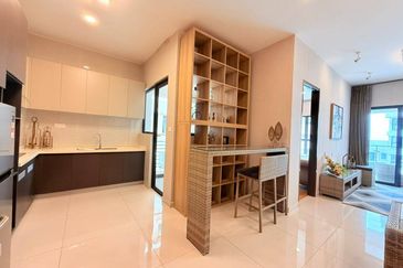 Baypoint @ Country Garden Danga Bay