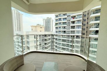 Baypoint @ Country Garden Danga Bay