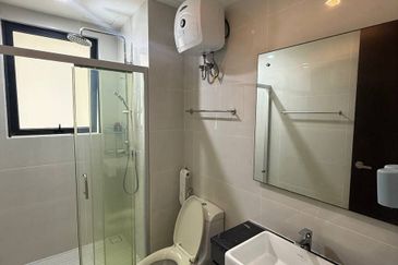 Baypoint @ Country Garden Danga Bay