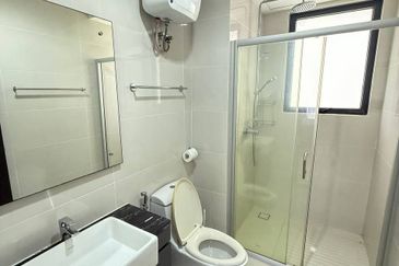 Baypoint @ Country Garden Danga Bay