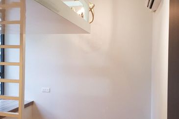 Baypoint @ Country Garden Danga Bay