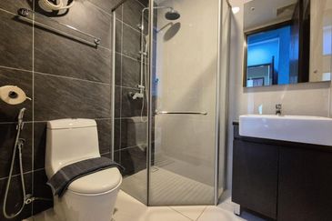 Baypoint @ Country Garden Danga Bay