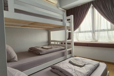 Baypoint @ Country Garden Danga Bay