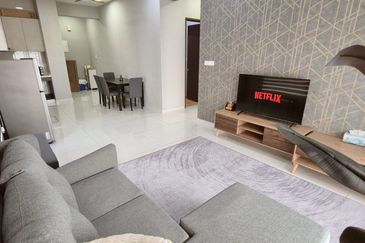 Baypoint @ Country Garden Danga Bay