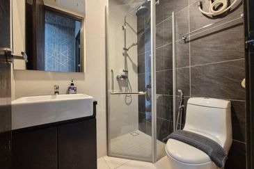 Baypoint @ Country Garden Danga Bay