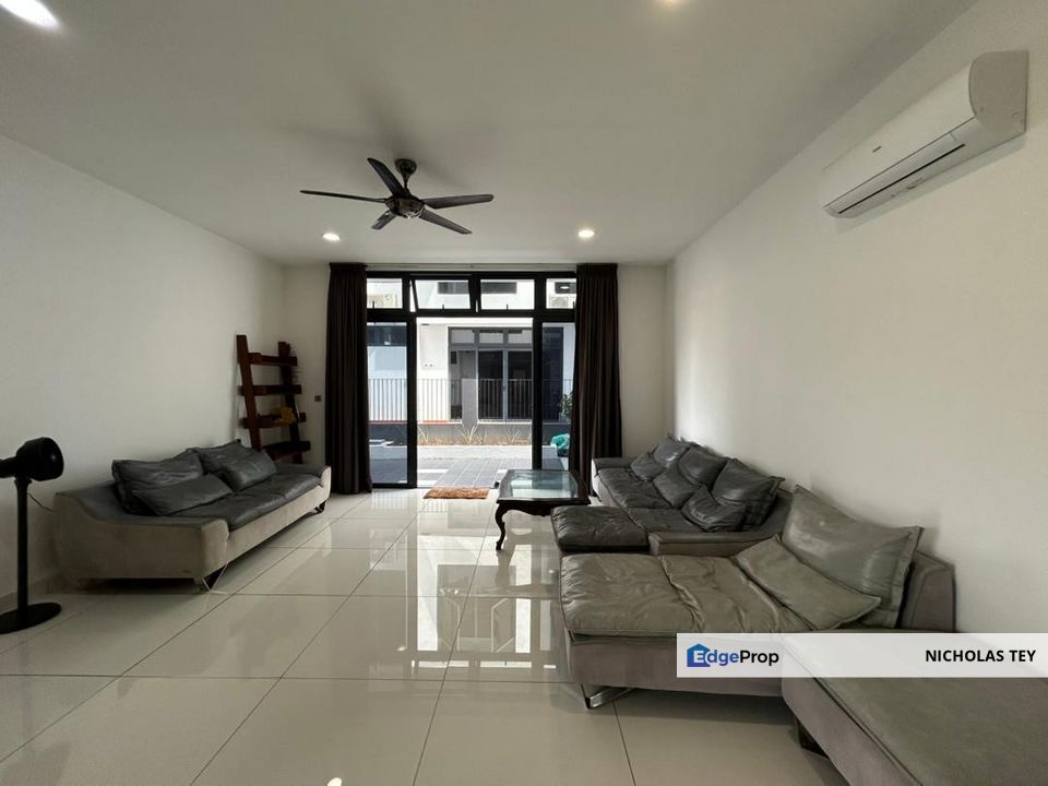 Triple Storey Bungalow Jalan Anjung @ Horizon Hills, Johor, 