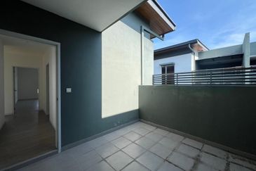 Parkfield Residences, Tropicana Heights