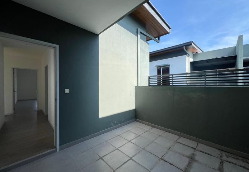 Parkfield Residences, Tropicana Heights