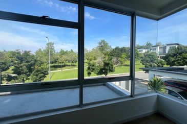 Parkfield Residences, Tropicana Heights