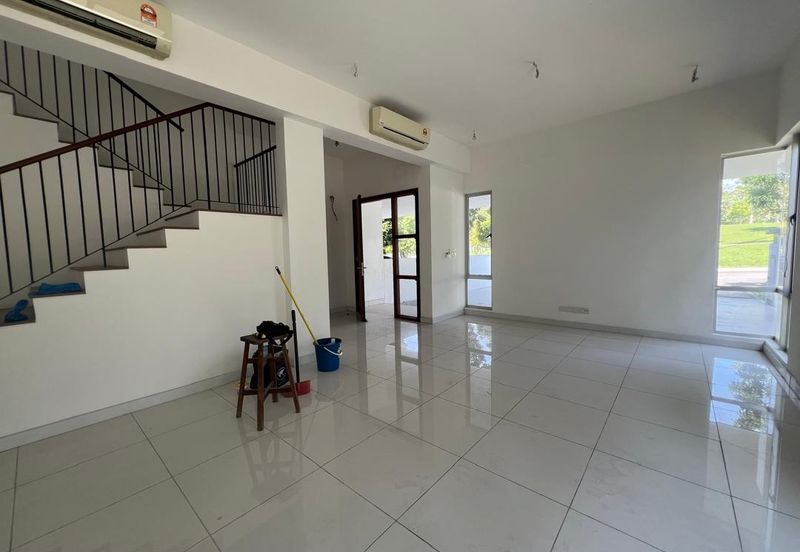 Parkfield Residences, Tropicana Heights