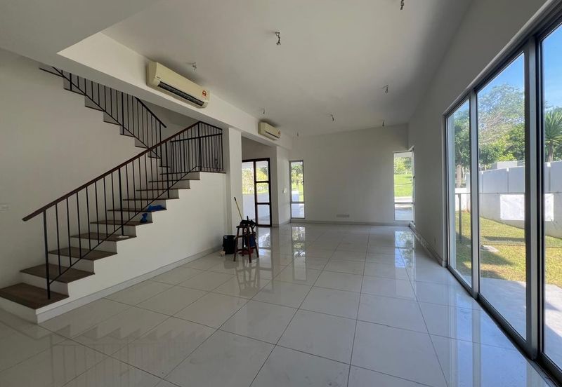 Parkfield Residences, Tropicana Heights