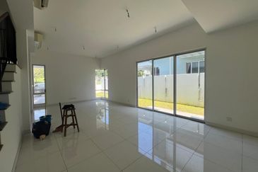 Parkfield Residences, Tropicana Heights