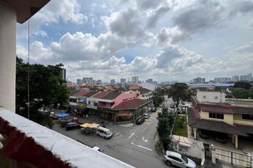 Laurel Apartment (Medan Hujan Rahmat)