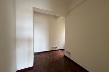 Laurel Apartment (Medan Hujan Rahmat)