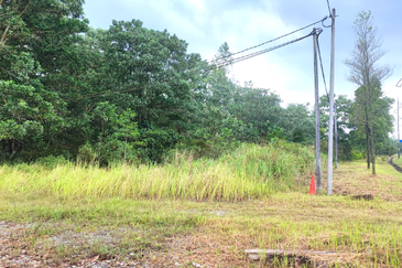 Land for sale along coastal highway near horizon hills