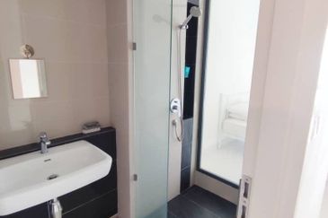 Pandora @ Tropicana Metropark