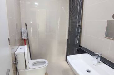 Pandora @ Tropicana Metropark