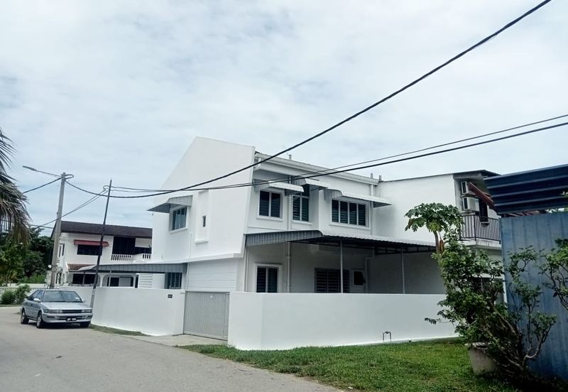 Corner unit double story house with extra land