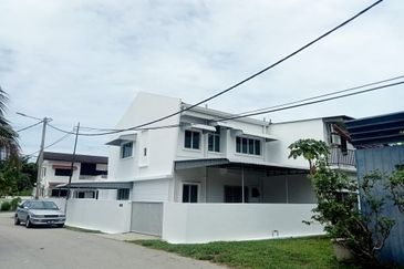 Corner unit double story house with extra land