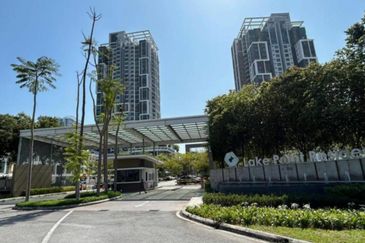 Lake Point Residence