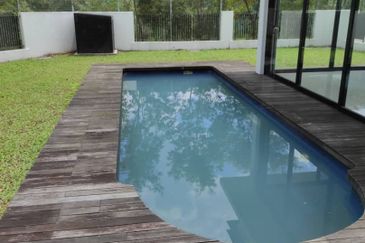 3Storey Semi D (Private Lift & Pool)