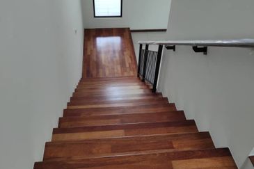 3Storey Semi D (Private Lift & Pool)