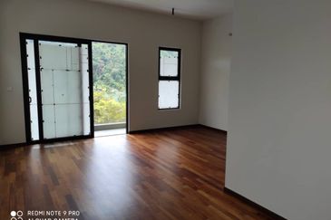 3Storey Semi D (Private Lift & Pool)