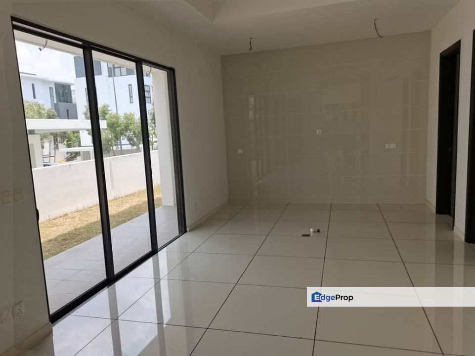 3.5 Storey Bungalow @ Puchong, Selangor, Puchong South