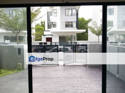 3 Storey Superlink Mutiara Heights Kajang , Selangor, Kajang