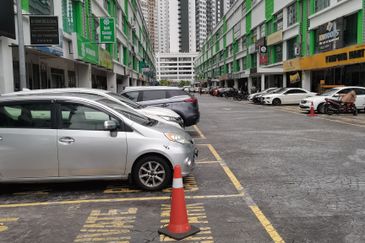 3 Storey Shop for Sale 