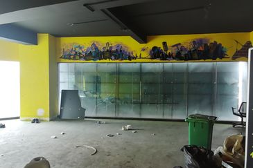 3 Storey Shop for Sale 