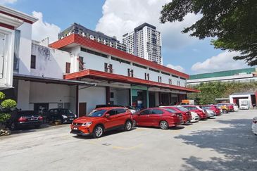 PJ Sec 13 Warehouse for Sale