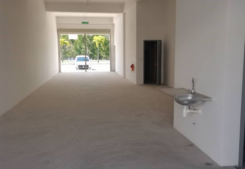 Park Place Cybersouth Shop for Sale