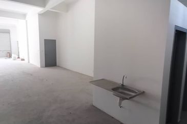 Park Place Cybersouth Shop for Sale