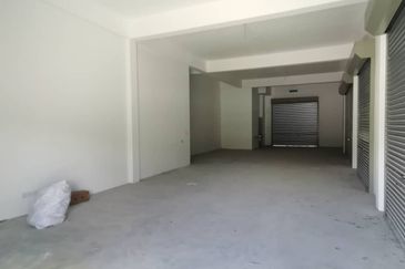 Park Place Cybersouth Shop for Sale